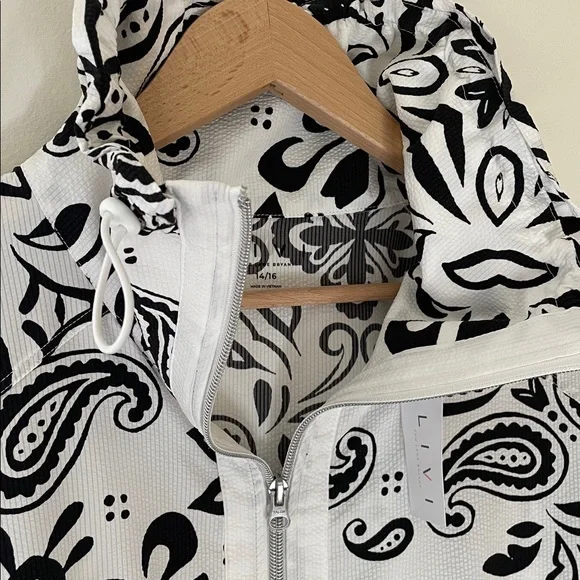 Active Jacket - Picture 2 of 4